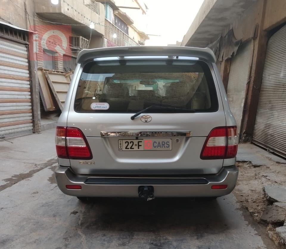 تۆیۆتا لاند کروزەر